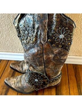 Embellished Distressed Brown Western Heeled Boots